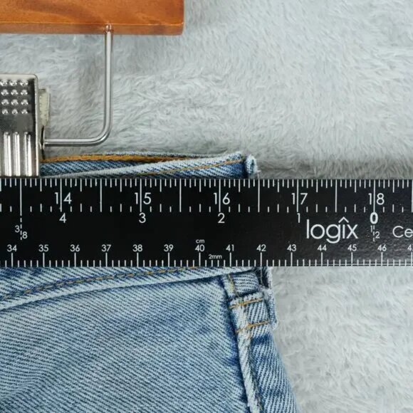 Levis Mens 501 Size 34x32 Denim Jeans Blue Straight Leg 5 Pocket Design - Picture 7 of 10